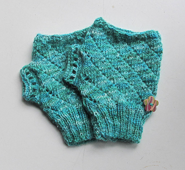 gloves2_medium2.jpg